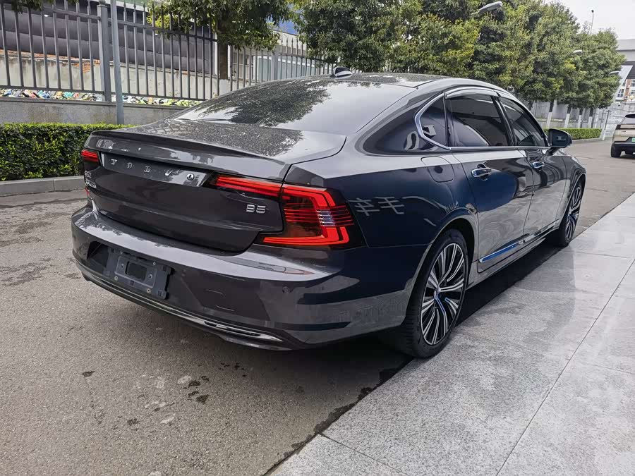 Volvo S90 2023