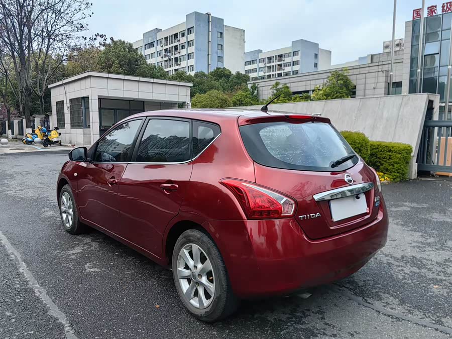 Nissan Tiida 2014