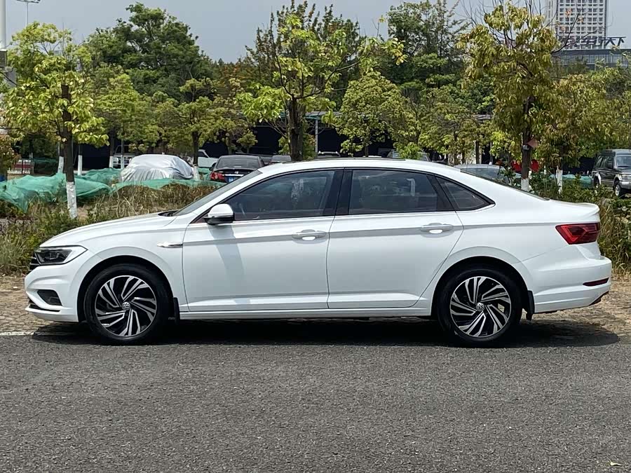 Volkswagen Sagitar 2019