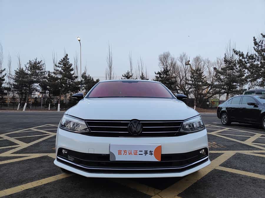 Volkswagen Sagitar 2018