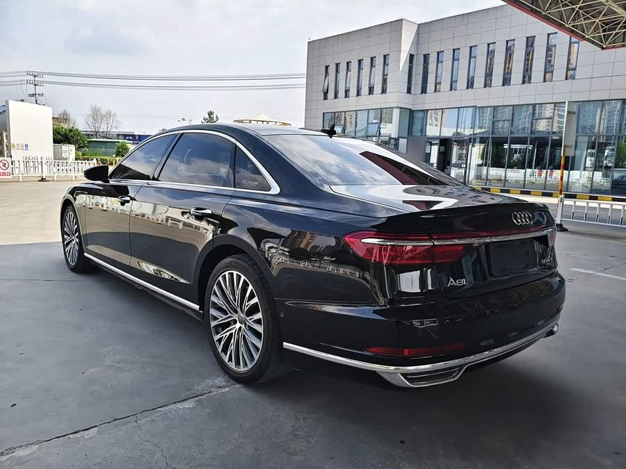 Audi A8 2019 — фото 8