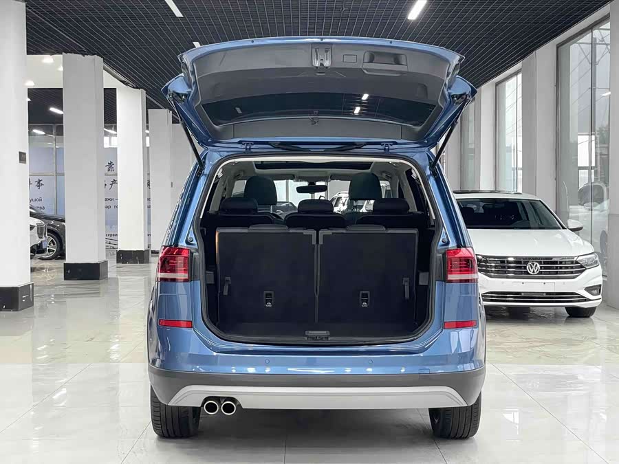 Volkswagen Touran 2022 — фото 18