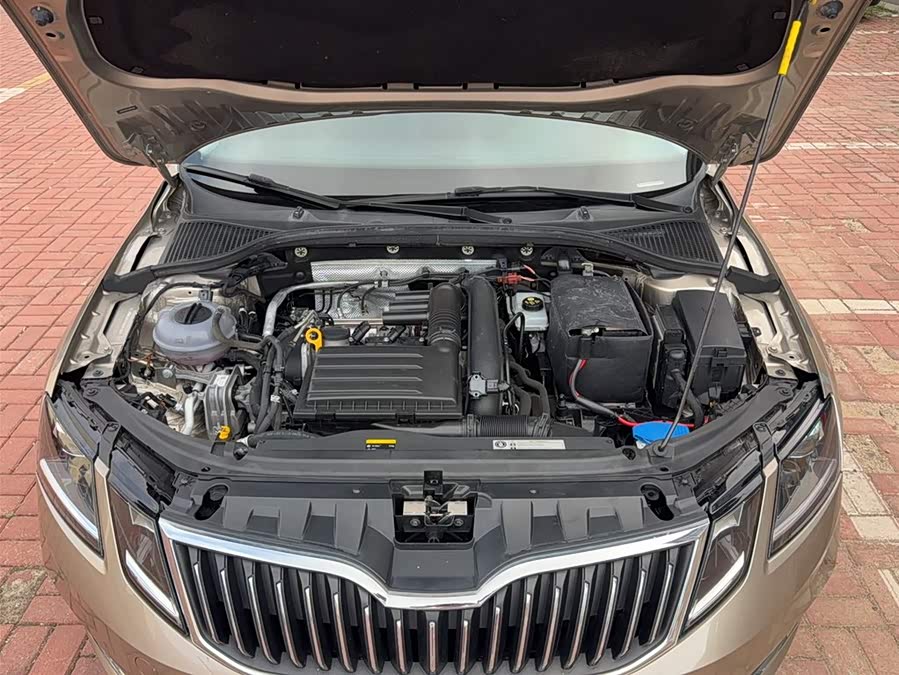 Skoda Octavia 2018 — фото 17