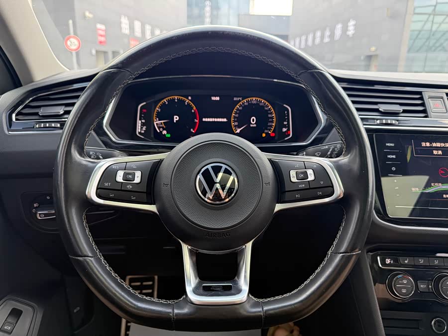 Volkswagen Tiguan L 2021 — фото 10