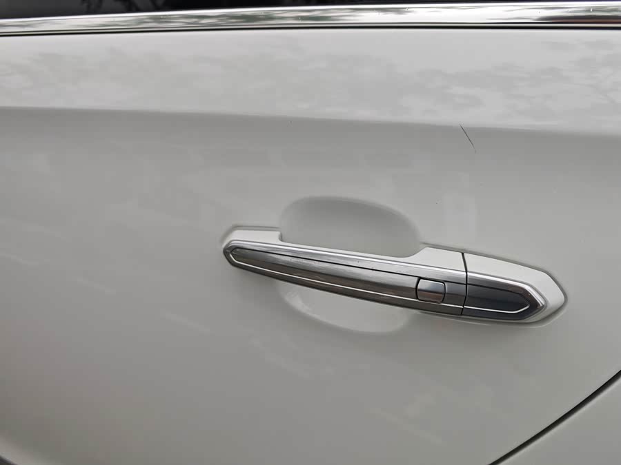Cadillac XTS 2018 — фото 10