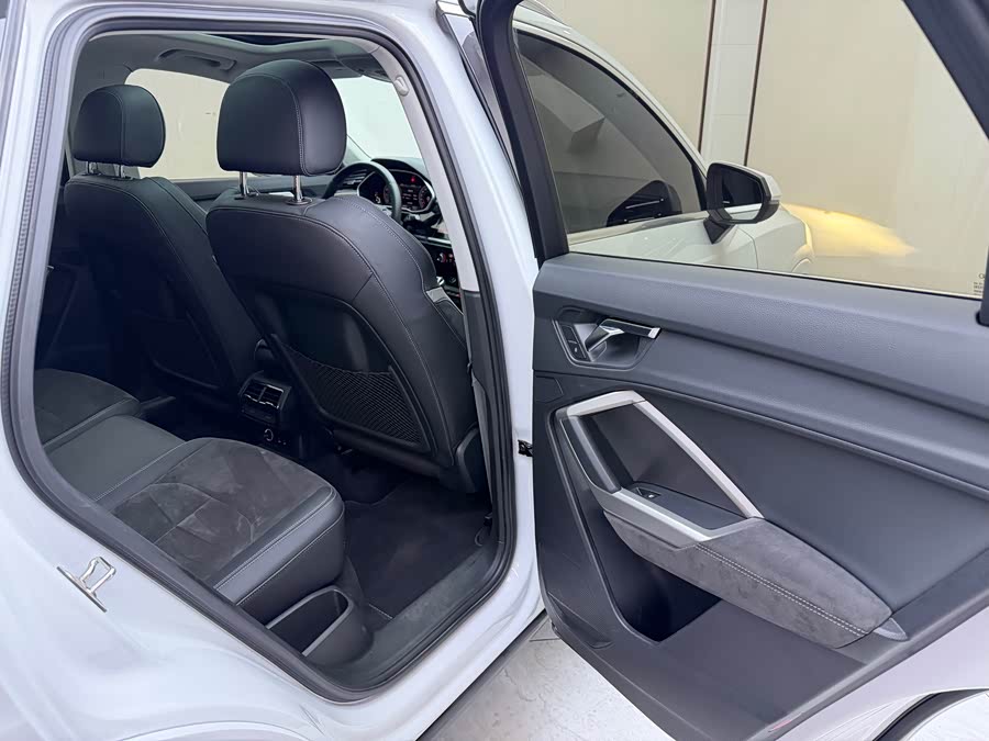 Audi Q3 2022 — фото 22