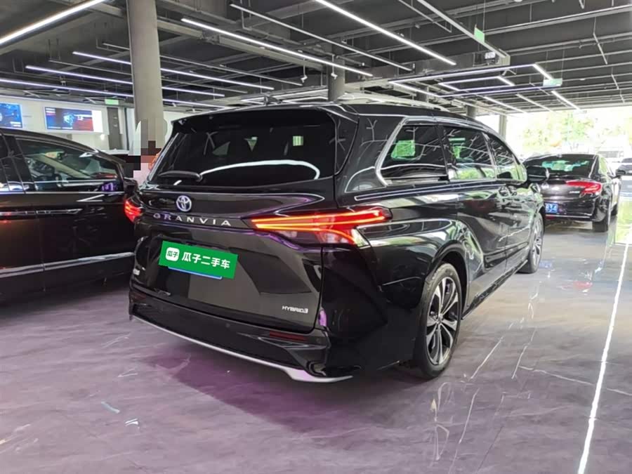 Toyota Granvia 2022