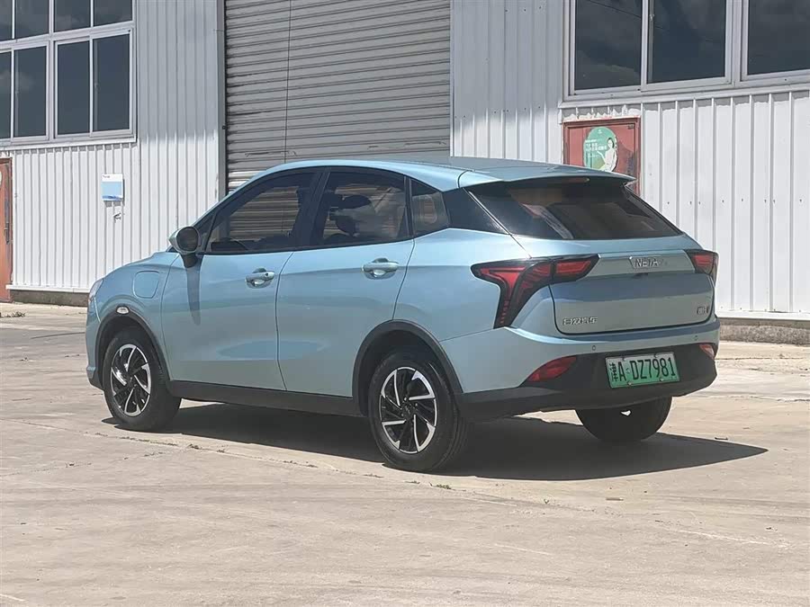 Neta V 2021