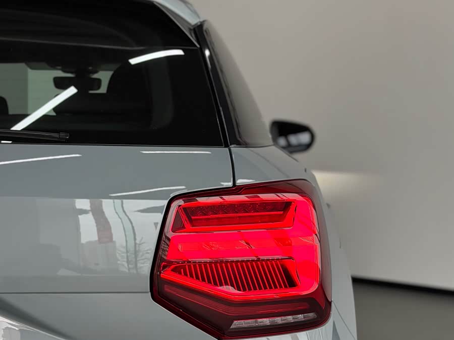 Audi Q2L 2022 — фото 23