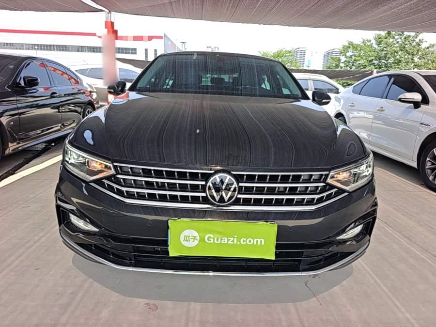 Volkswagen Magotan 2025