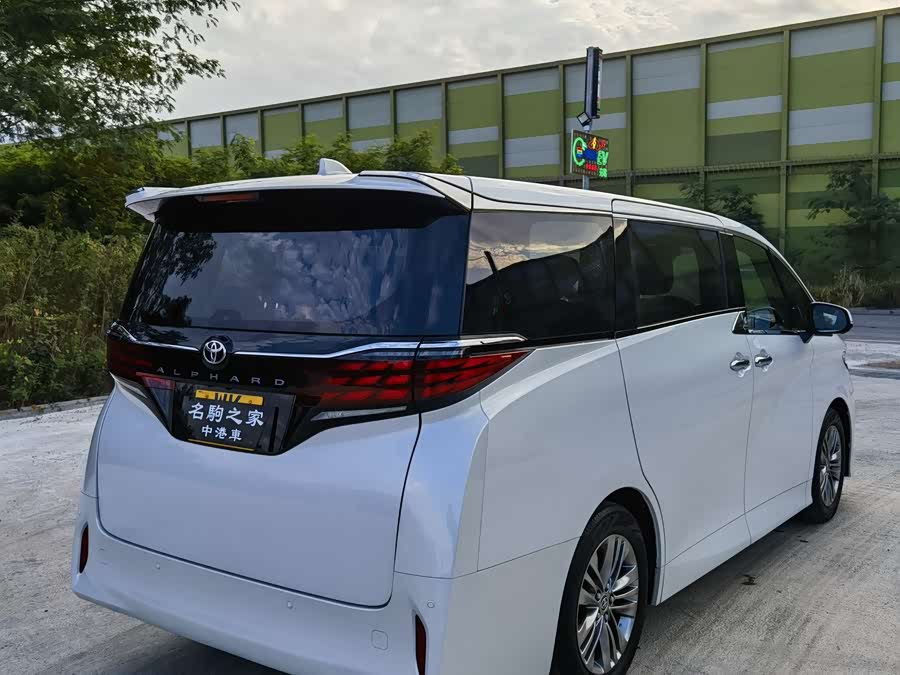 Toyota Alphard 2025