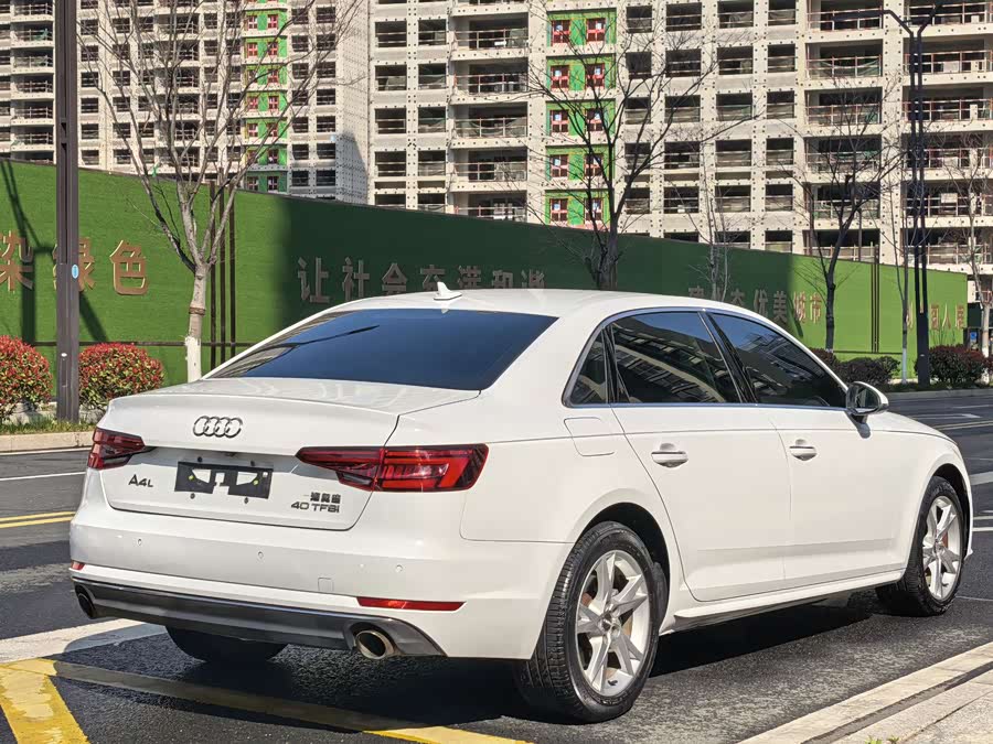 Audi A4L 2018 — фото 14
