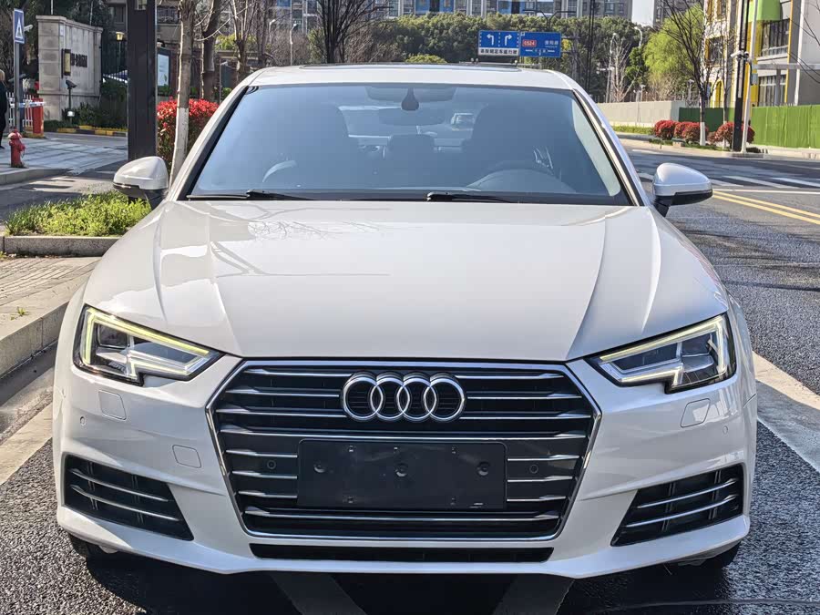 Audi A4L 2018