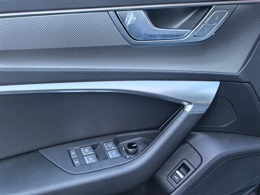 Audi A6L 2025 — фото 18