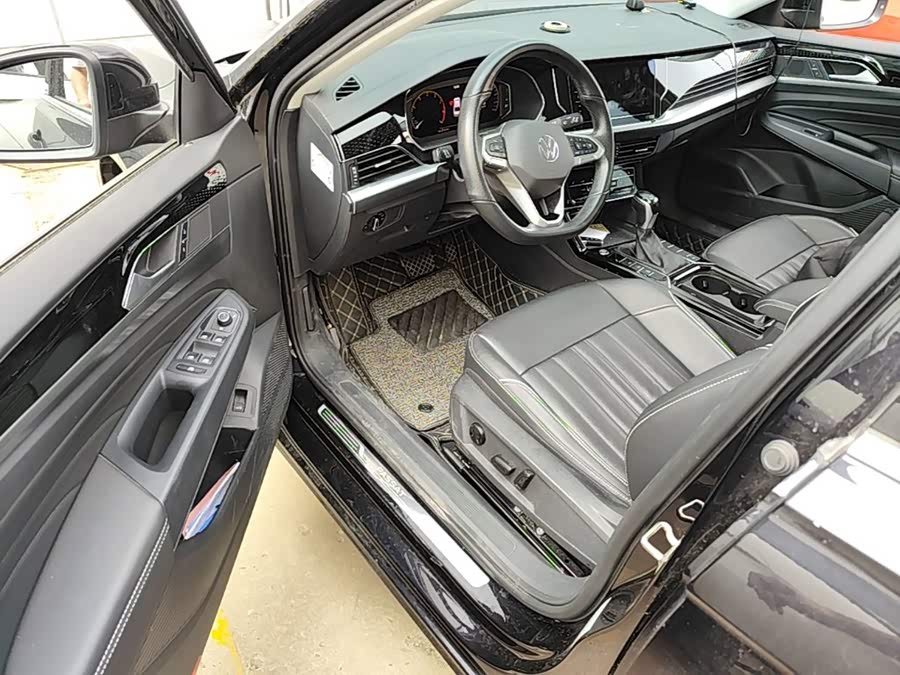 Volkswagen Passat 2022 — фото 16