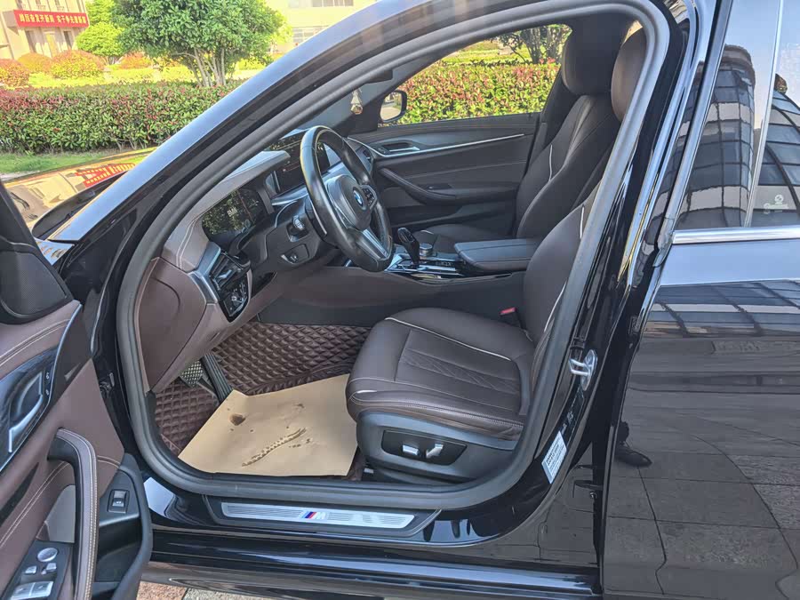 BMW 5 Series 2021