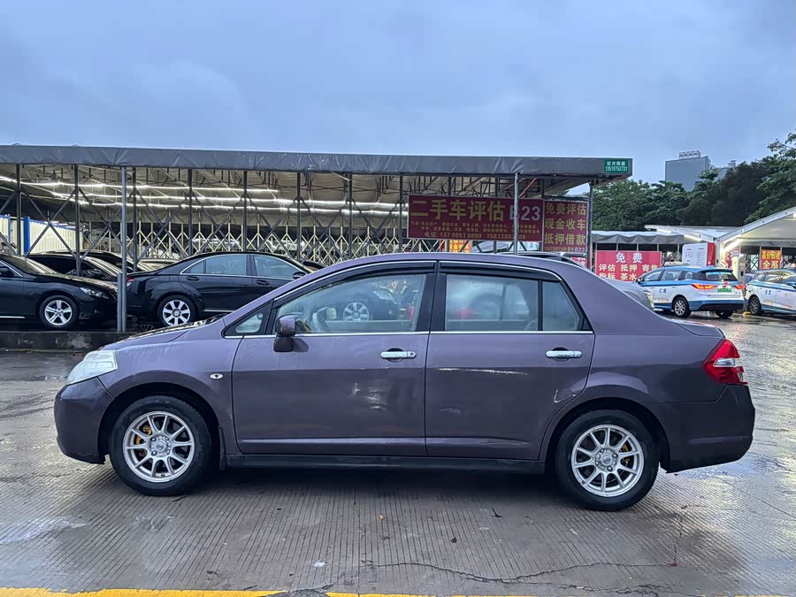 Nissan Tiida 2008