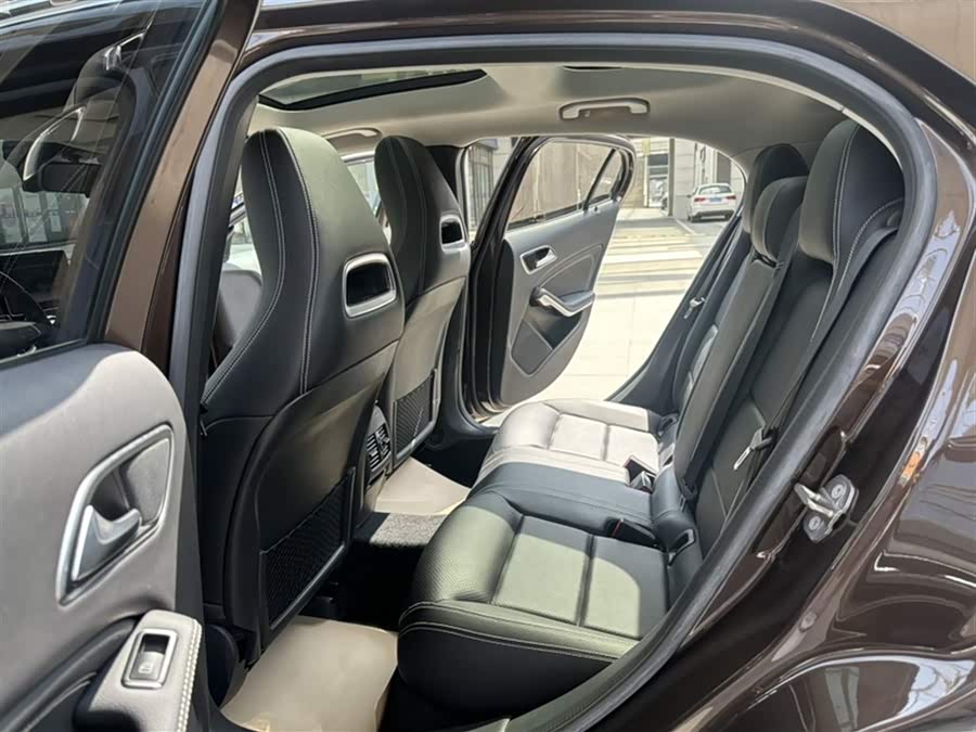 Mercedes-Benz GLA 2018 — фото 20