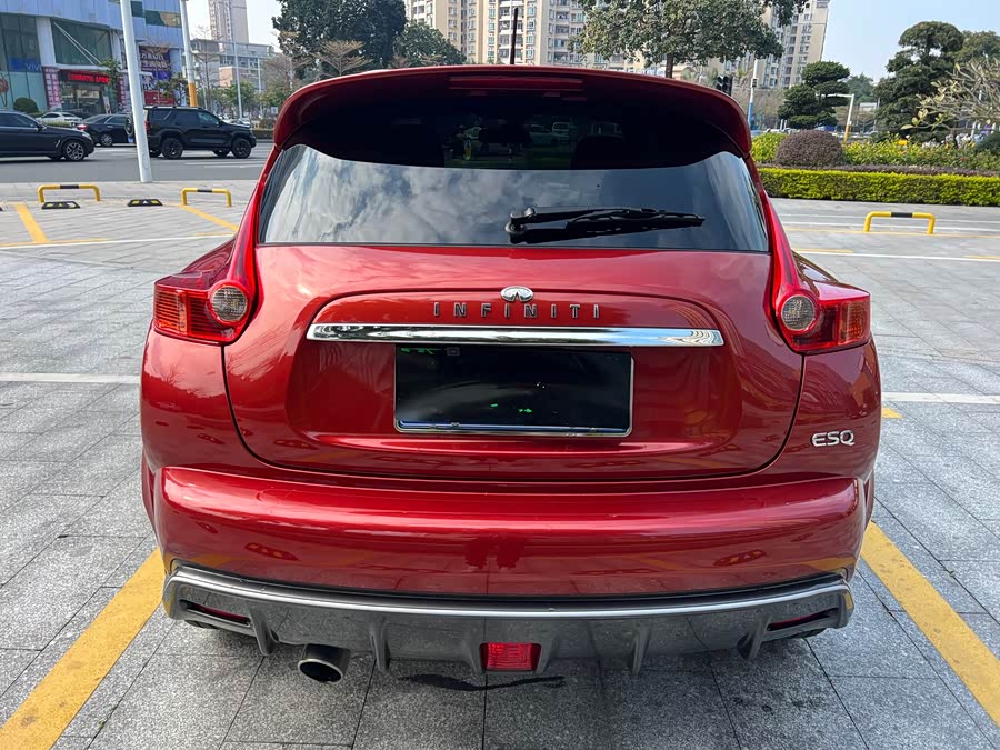 Infiniti ESQ 2014