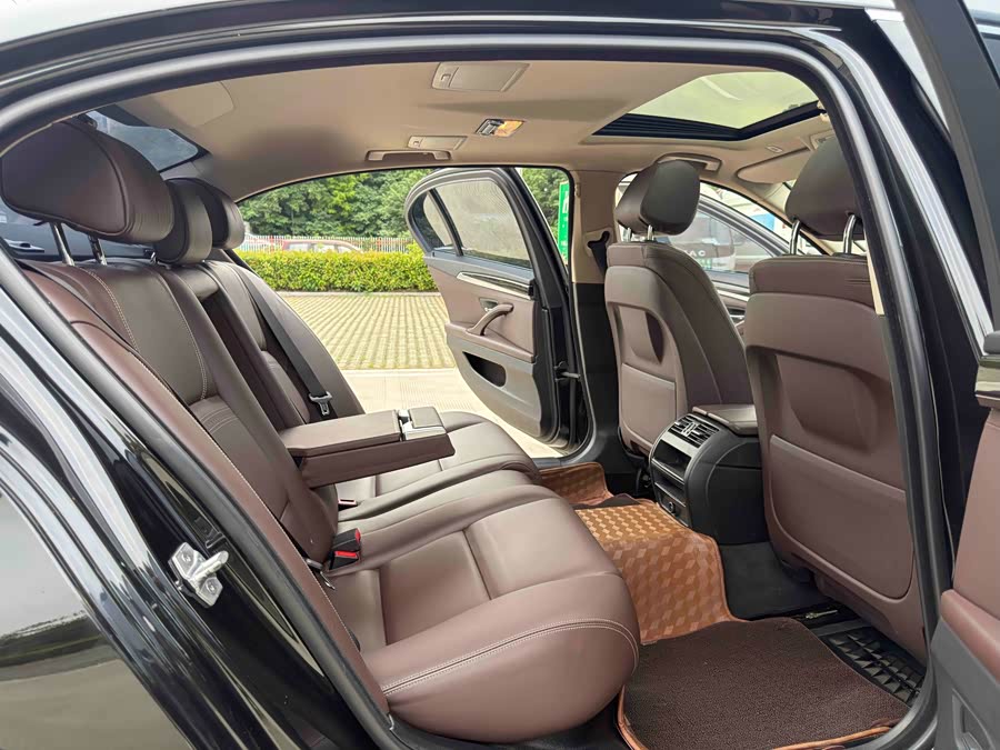 BMW 5 Series 2014 — фото 10