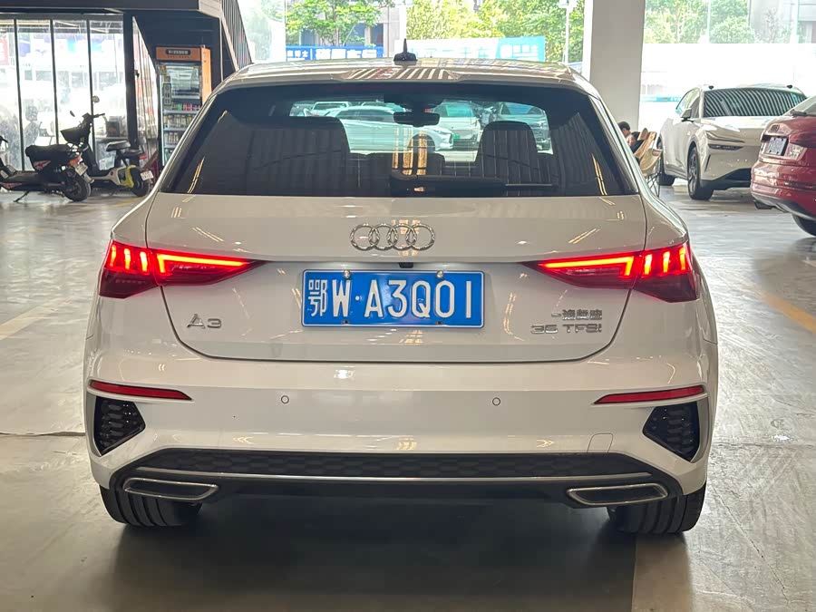 Audi A3 2023 — фото 10
