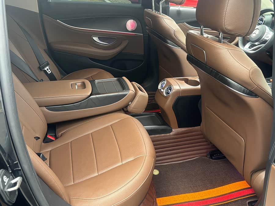 Mercedes-Benz E-Class 2019 — фото 9