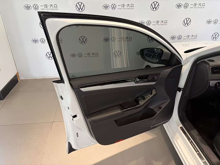 Volkswagen Sagitar 2018 — фото 11