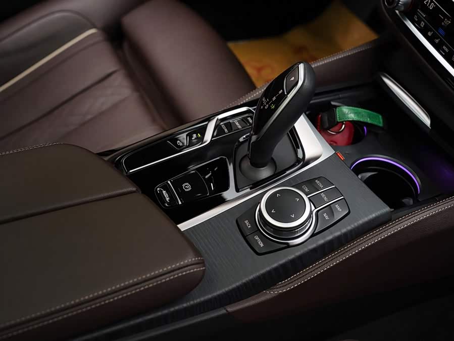 BMW 5 Series 2022 — фото 11