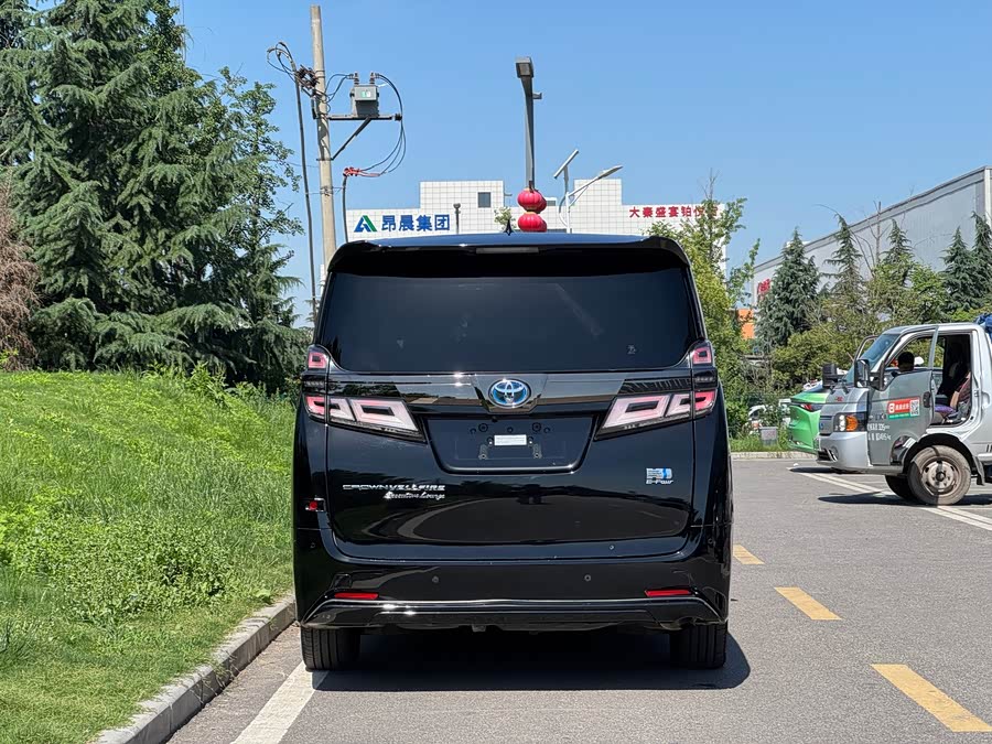 Toyota Vellfire 2023 — фото 23