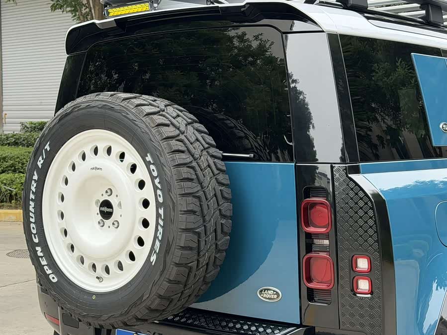 Land Rover Defender 2021 — фото 20