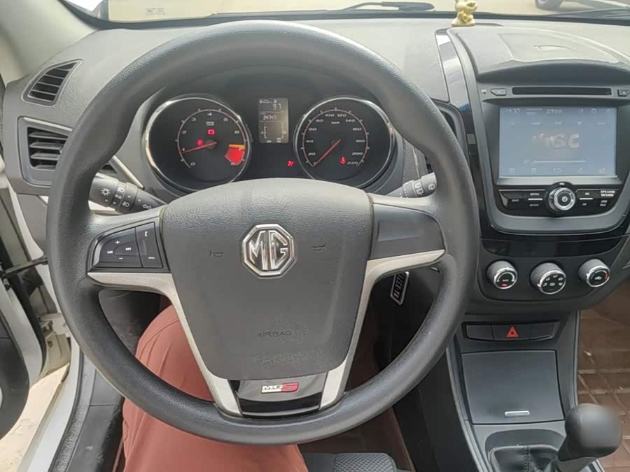 MG MG5 2014
