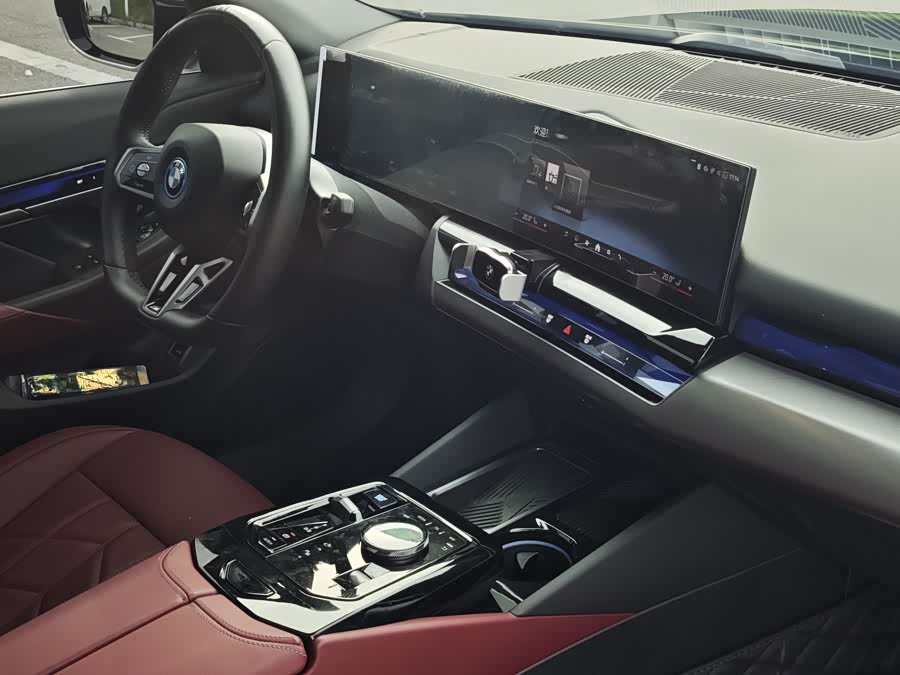 BMW i5 2024
