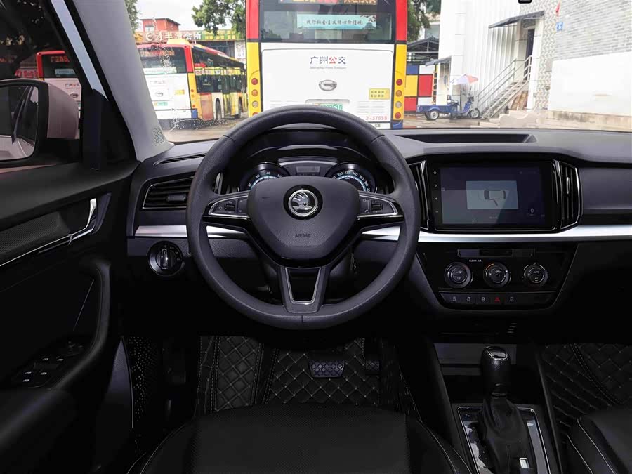 Skoda Kamiq 2023 — фото 11