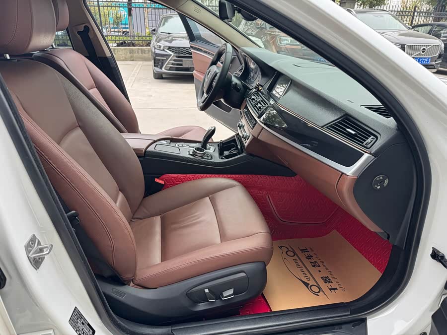 BMW 5 Series 2017 — фото 15