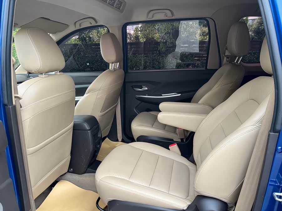 Wuling Hongguang 2018 — фото 11