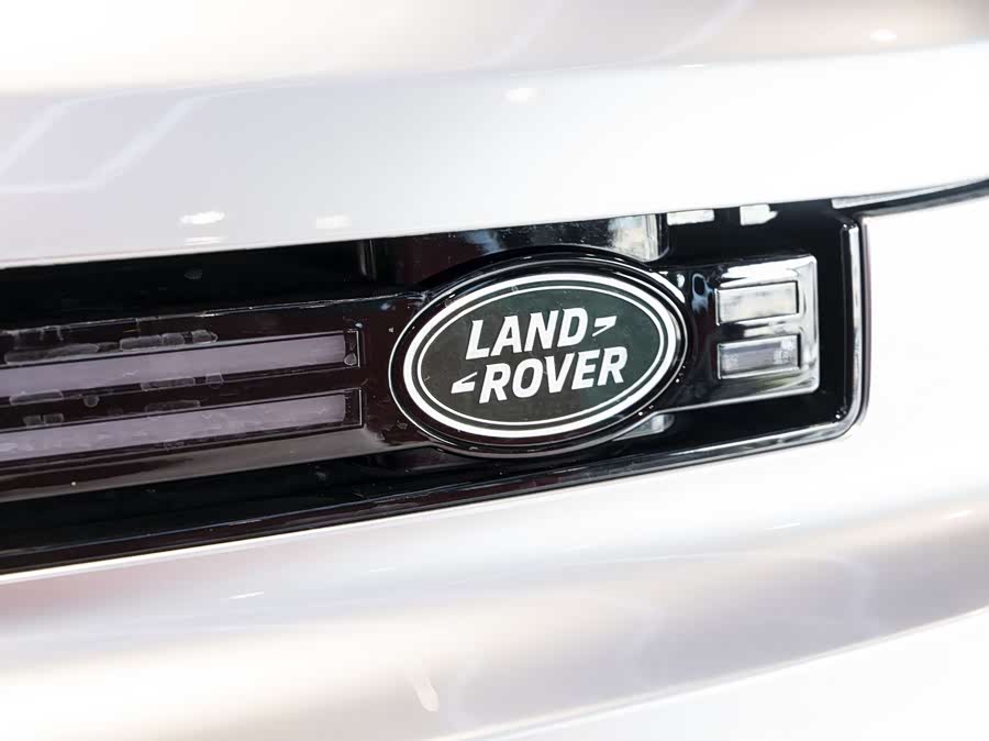 Land Rover Defender 2024 — фото 9