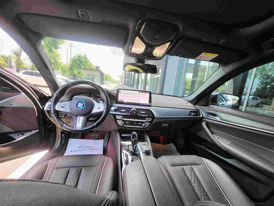 BMW 5 Series 2022 — фото 18
