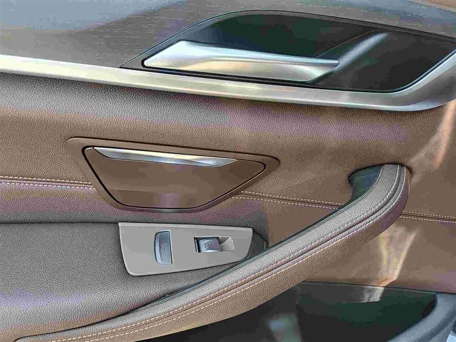BMW 5 Series 2022 — фото 16