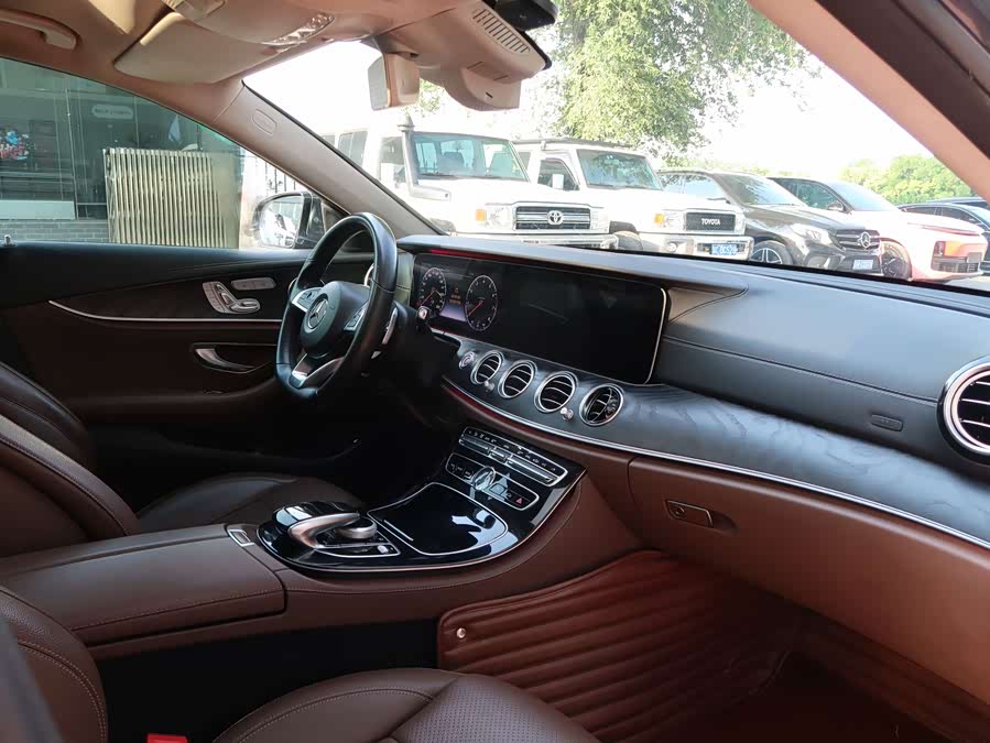 Mercedes-Benz E-Class 2016 — фото 11