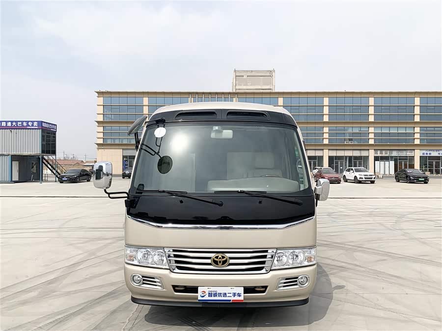 Toyota Coaster 2015