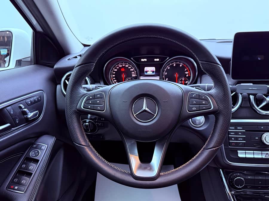 Mercedes-Benz GLA 2018 — фото 11