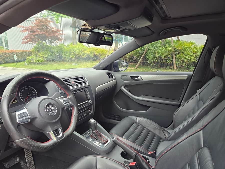 Volkswagen Sagitar 2013