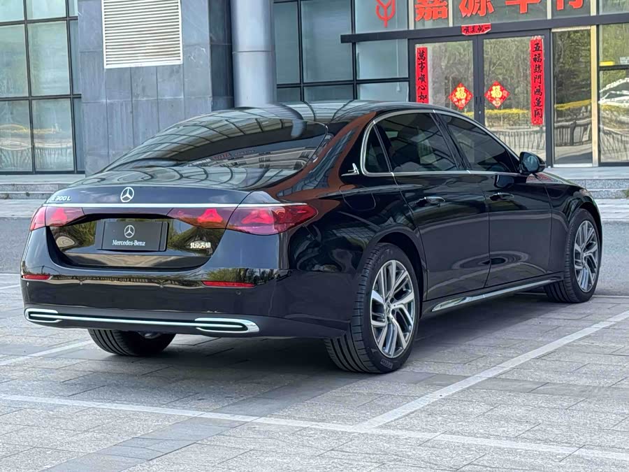 Mercedes-Benz E-Class 2025