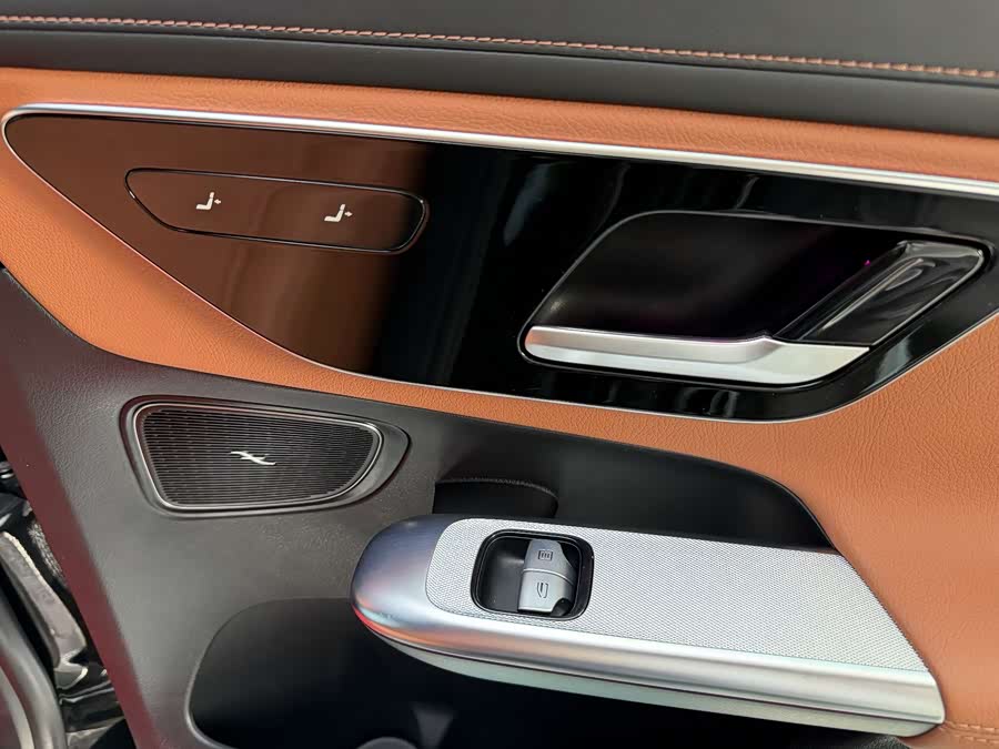 Mercedes-Benz GLC 2023