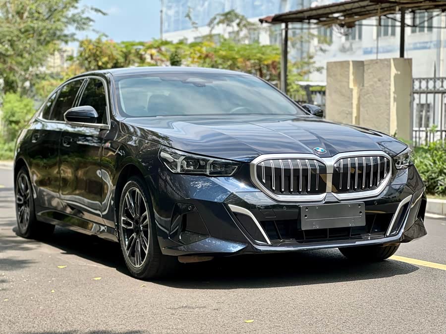 BMW 5 Series 2025