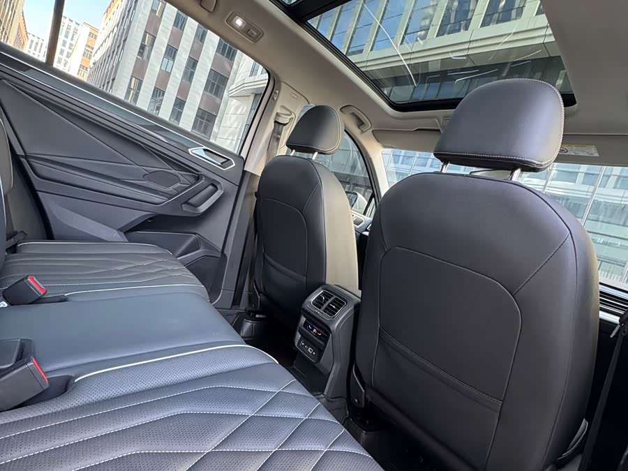 Volkswagen Tiguan L 2022 — фото 16