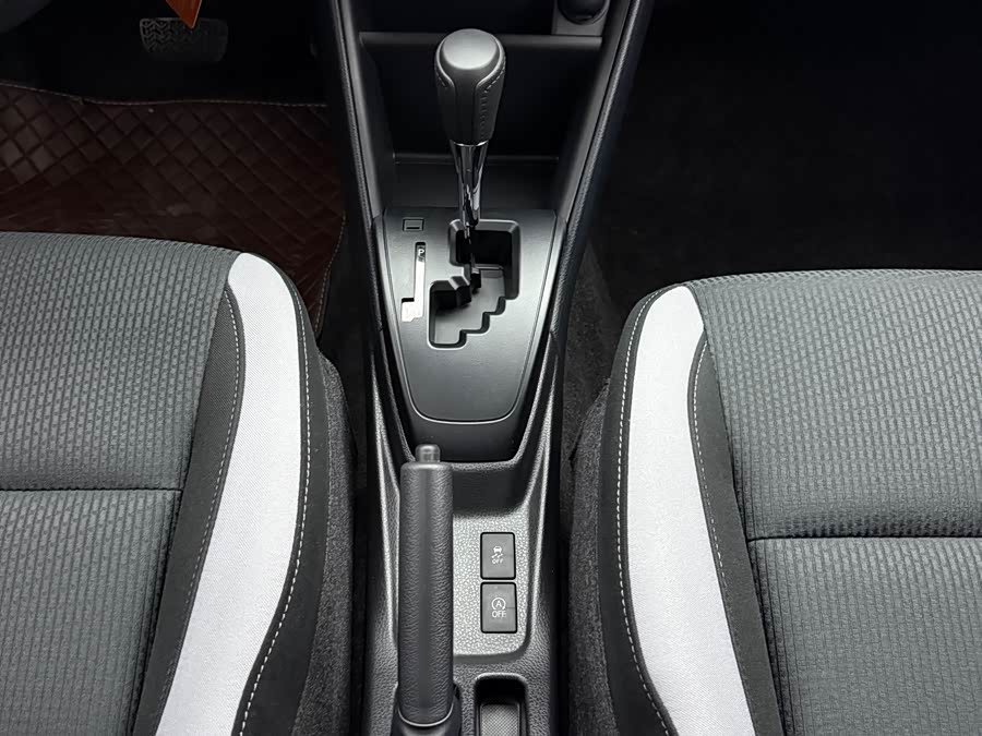 Toyota Yaris L 2022 — фото 12