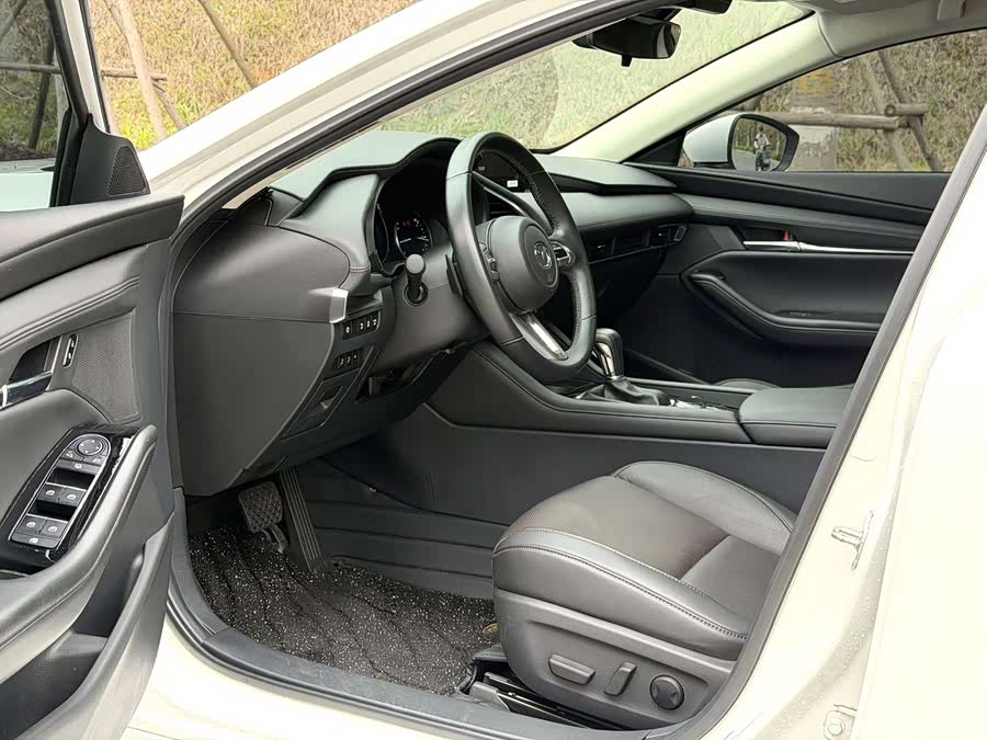 Mazda 3 Angkesela 2020