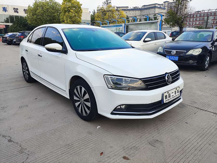 Volkswagen Sagitar 2018