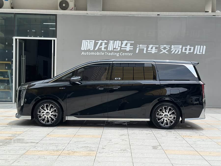 GAC Trumpchi E9 2025 — фото 18